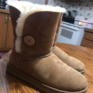 Bailey Button Uggs